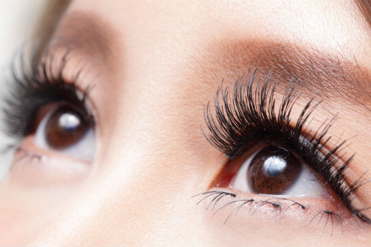 Get Fuller and Darker Lashes with Latisse Blog Post Featured Image