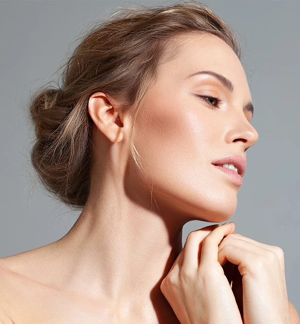 beautiful woman with defined jawline
